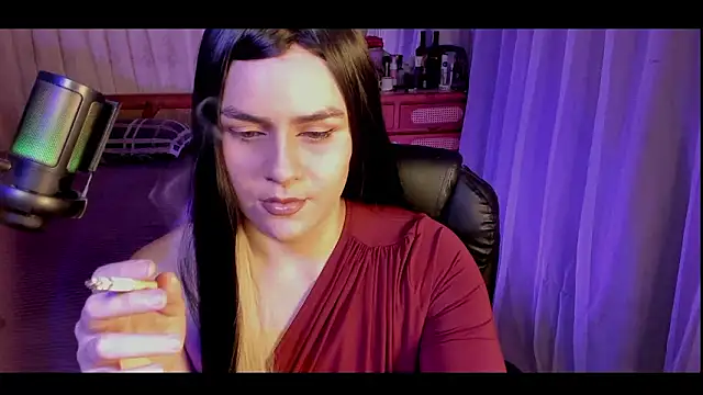 Snapshot of isabelacooperr chatting on February 22, 5:19 am isabelacooperr online show from February 22, 5:19 am