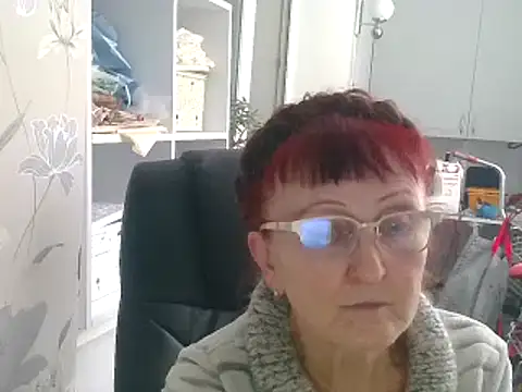 Snapshot of TanyaSweet634 chatting on December 17, 8:01 am TanyaSweet634 online show from December 17, 8:01 am