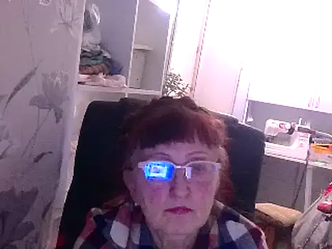 Snapshot of TanyaSweet634 chatting on February 19, 5:49 pm TanyaSweet634 online show from February 19, 5:49 pm