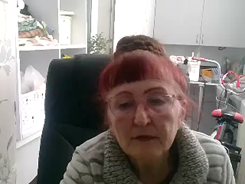 Snapshot of TanyaSweet634 chatting on March 21, 6:49 am TanyaSweet634 online show from March 21, 6:49 am
