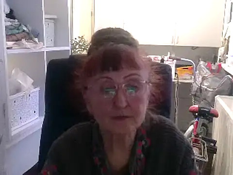 Snapshot of TanyaSweet634 chatting on March 22, 3:53 pm TanyaSweet634 online show from March 22, 3:53 pm