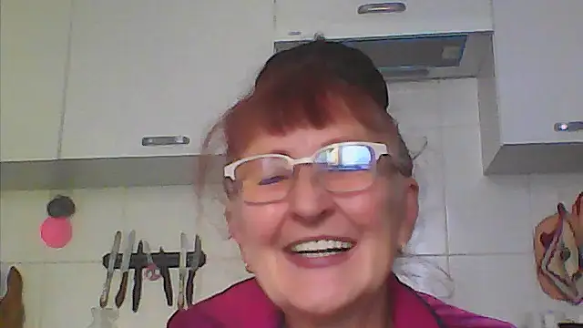 Snapshot of TanyaSweet634 chatting on September 19, 6:26 am TanyaSweet634 online show from September 19, 6:26 am