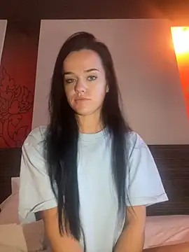 English-Chloe96 online show from March 22, 11:00 am