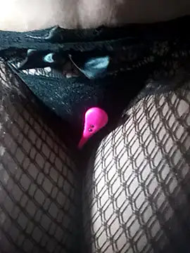 Snapshot of _violetta_- chatting on March 4, 2:10 pm violetta - online show from March 4, 2:10 pm