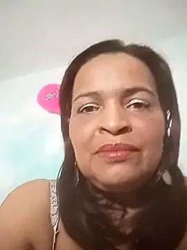 Snapshot of _violetta_- chatting on March 4, 11:43 pm violetta - online show from March 4, 11:43 pm