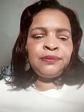 Snapshot of _violetta_- chatting on March 13, 2:33 pm violetta - online show from March 13, 2:33 pm