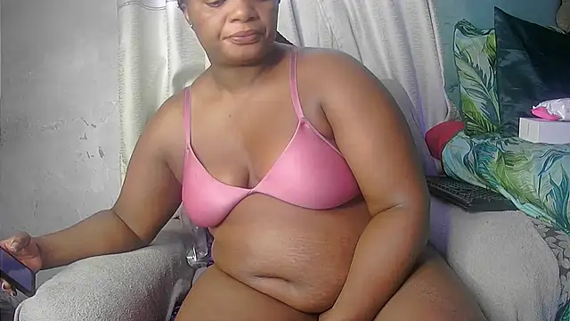 Snapshot of Sexyebonyxxx87 chatting on February 22, 6:28 am Sexyebonyxxx87 online show from February 22, 6:28 am