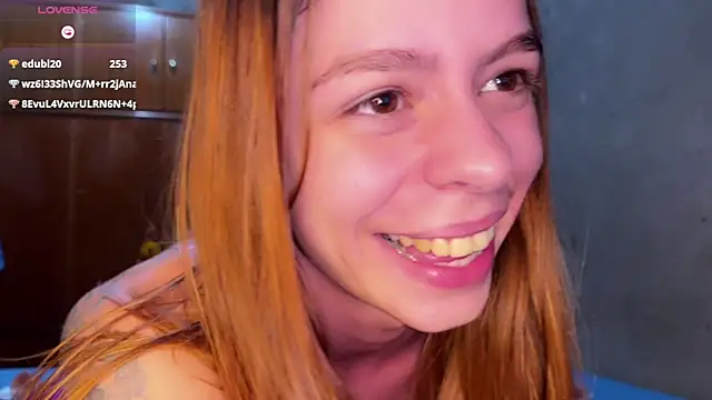 Snapshot of RuivaRaposinha chatting on January 15, 10:57 pm RuivaRaposinha online show from January 15, 10:57 pm