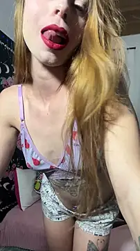 Snapshot of RuivaRaposinha chatting on November 13, 12:42 am RuivaRaposinha online show from November 13, 12:42 am