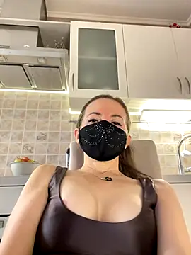 MilfeaN online show from November 5, 8:14 am