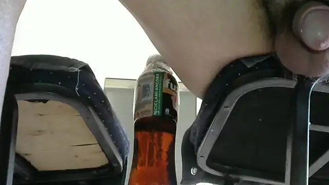 Snapshot of alkro63 chatting on December 2, 7:36 am alkro63 online show from December 2, 7:36 am