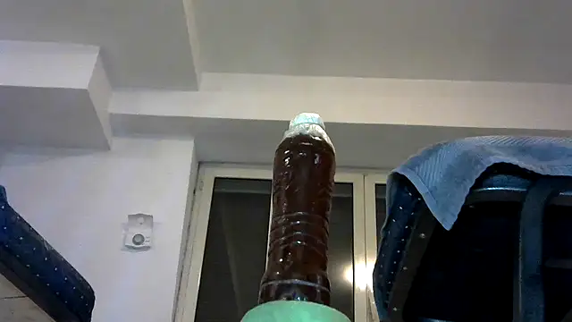 Snapshot of alkro63 chatting on December 8, 10:25 pm alkro63 online show from December 8, 10:25 pm