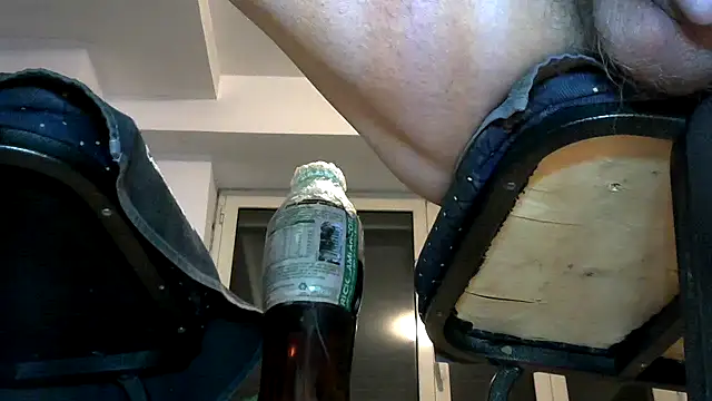 Snapshot of alkro63 chatting on March 4, 7:54 pm alkro63 online show from March 4, 7:54 pm