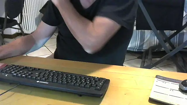 Snapshot of alkro63 chatting on September 28, 6:35 pm alkro63 online show from September 28, 6:35 pm