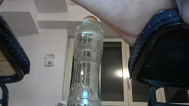 Snapshot of alkro63 chatting on December 3, 6:17 pm alkro63 online show from December 3, 6:17 pm