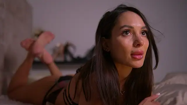 Snapshot of Mila_May_ chatting on December 21, 12:16 pm Mila May online show from December 21, 12:16 pm