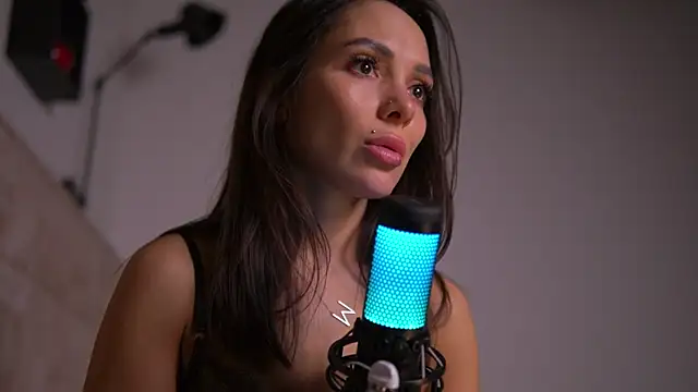 Snapshot of Mila_May_ chatting on December 25, 3:50 am Mila May online show from December 25, 3:50 am