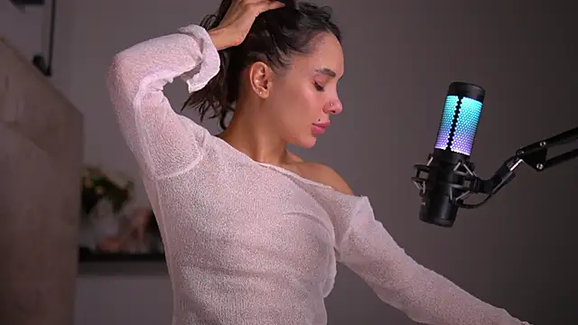 Snapshot of Mila_May_ chatting on February 7, 5:40 pm Mila May online show from February 7, 5:40 pm