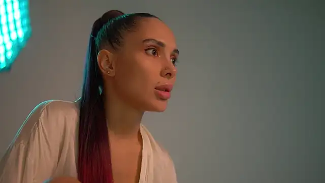 Snapshot of Mila_May_ chatting on September 18, 6:21 pm Mila May online show from September 18, 6:21 pm