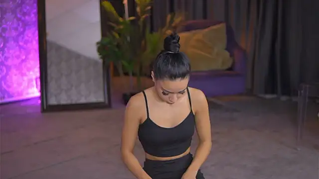 Snapshot of CherrySelena chatting on January 17, 7:38 pm CherrySelena online show from January 17, 7:38 pm