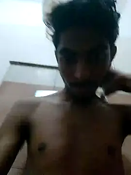 Snapshot of biggboyzz chatting on January 1, 11:07 pm biggboyzz online show from January 1, 11:07 pm