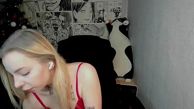 Snapshot of Martha_Cameron chatting on December 17, 8:10 pm Martha Cameron online show from December 17, 8:10 pm