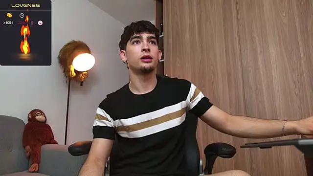 Snapshot of zenn_rush1 chatting on January 18, 11:43 am zenn rush1 online show from January 18, 11:43 am