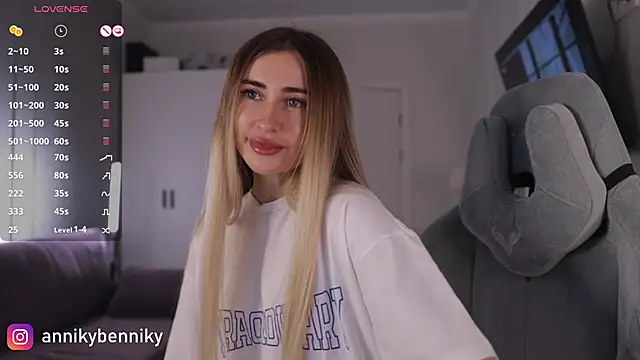 Snapshot of Coconutkittyy chatting on December 26, 7:16 pm Coconutkittyy online show from December 26, 7:16 pm