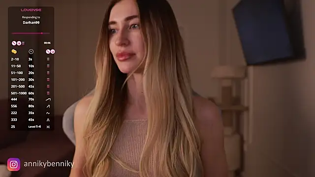 Snapshot of Coconutkittyy chatting on March 17, 9:34 pm Coconutkittyy online show from March 17, 9:34 pm