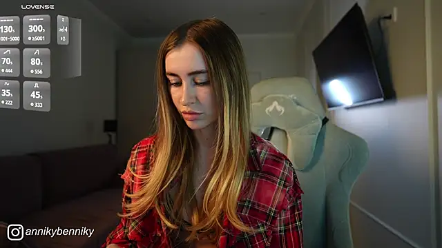 Snapshot of Coconutkittyy chatting on November 6, 7:59 pm Coconutkittyy online show from November 6, 7:59 pm