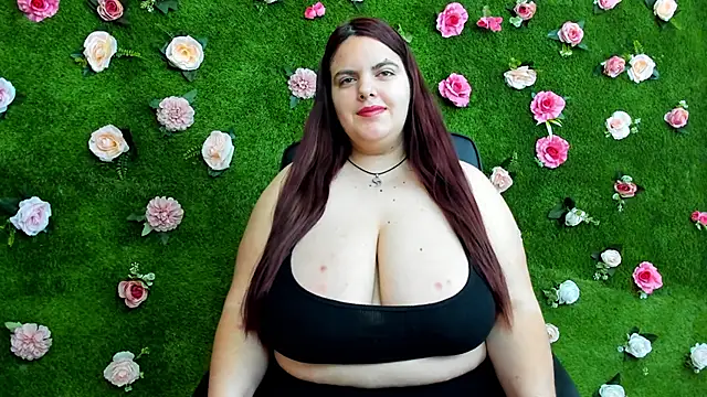 Huge Titties  online show from March 1, 5:09 am