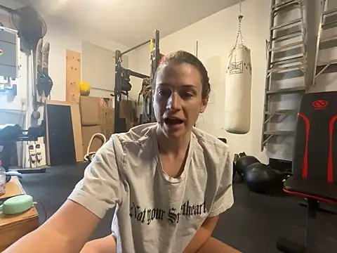 Snapshot of MissSwitch chatting on December 6, 7:23 pm MissSwitch online show from December 6, 7:23 pm