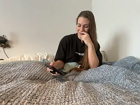 Snapshot of MissSwitch chatting on January 7, 1:35 pm MissSwitch online show from January 7, 1:35 pm