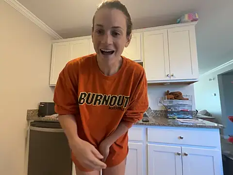 Snapshot of MissSwitch chatting on September 30, 1:38 pm MissSwitch online show from September 30, 1:38 pm