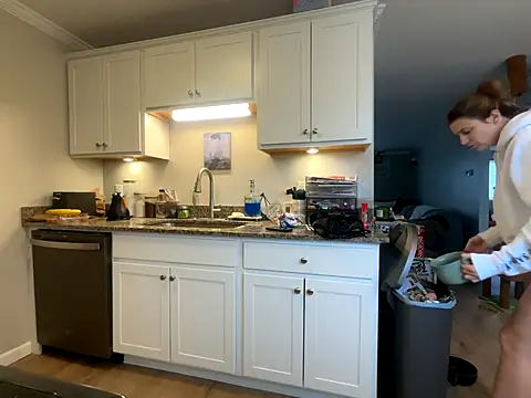 Snapshot of MissSwitch chatting on December 4, 2:37 pm MissSwitch online show from December 4, 2:37 pm