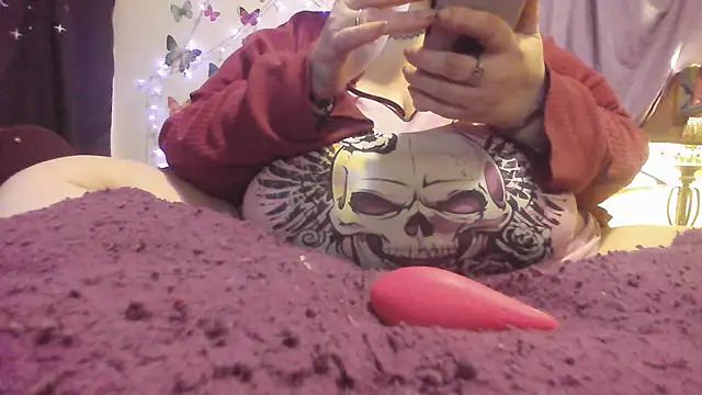 Alli Kat online show from March 3, 8:05 am