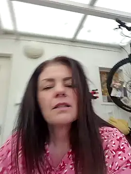 Snapshot of 420Curvybabe chatting on December 21, 2:58 pm 420Curvybabe online show from December 21, 2:58 pm