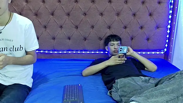 boys yourparty online show from December 27, 1:28 pm