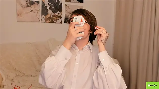 Funny bunnyy online show from December 14, 9:24 pm