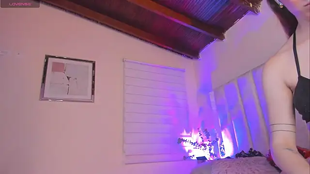 Snapshot of lil_hanna18 chatting on February 20, 11:42 am lil hanna18 online show from February 20, 11:42 am