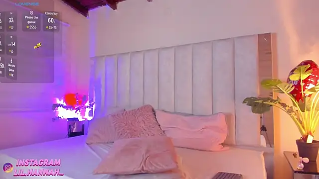 Snapshot of lil_hanna18 chatting on March 19, 6:23 pm lil hanna18 online show from March 19, 6:23 pm