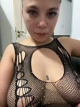 Snapshot of PEACHY439 chatting on February 21, 4:29 am PEACHY439 online show from February 21, 4:29 am