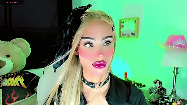 dollswit01 online show from January 20, 11:21 pm