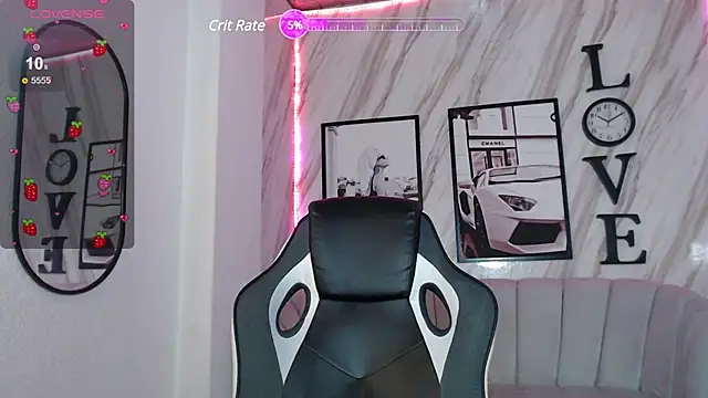 Snapshot of _ella_b chatting on January 29, 11:25 pm ella b online show from January 29, 11:25 pm