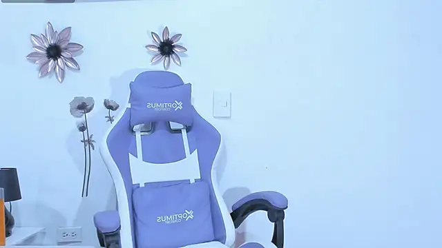 AnneGagner online show from December 11, 9:55 pm