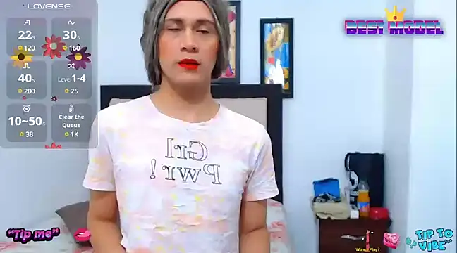 Snapshot of tifaniith chatting on January 15, 2:35 pm tifaniith online show from January 15, 2:35 pm