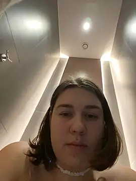 Snapshot of SuzieMurray chatting on December 13, 12:28 pm SuzieMurray online show from December 13, 12:28 pm