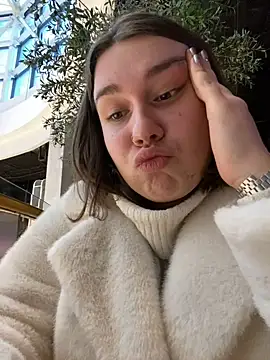 Snapshot of SuzieMurray chatting on December 17, 12:22 pm SuzieMurray online show from December 17, 12:22 pm