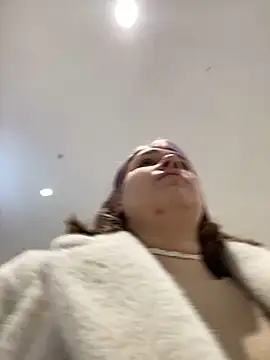 Snapshot of SuzieMurray chatting on December 23, 9:27 am SuzieMurray online show from December 23, 9:27 am