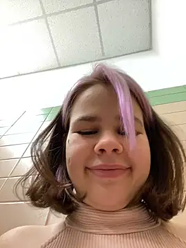 Snapshot of SuzieMurray chatting on December 26, 12:38 pm SuzieMurray online show from December 26, 12:38 pm